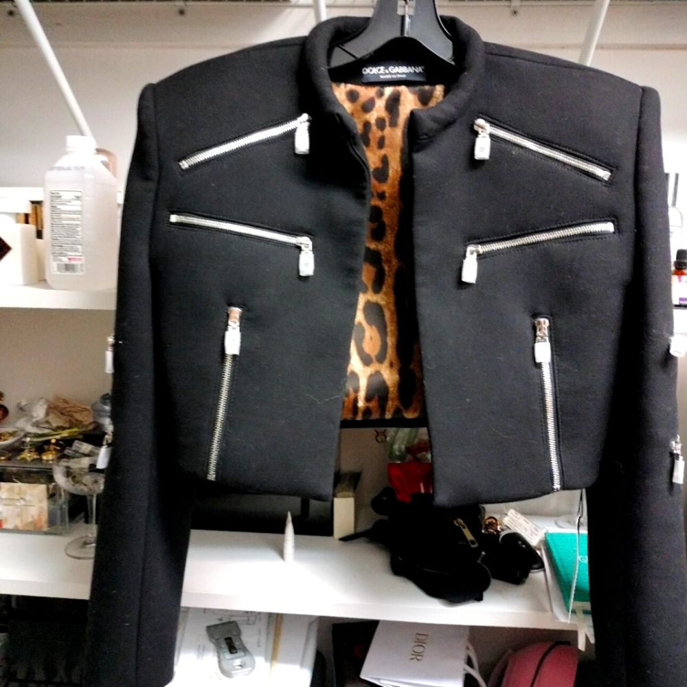 Never worn cropped dolce and Gabbana black jacket with zipper embellishments